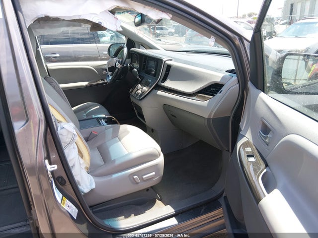 Toyota Sienna Xle 7 Passenger 2017 5TDDZ3DC6HS151205 Image 5