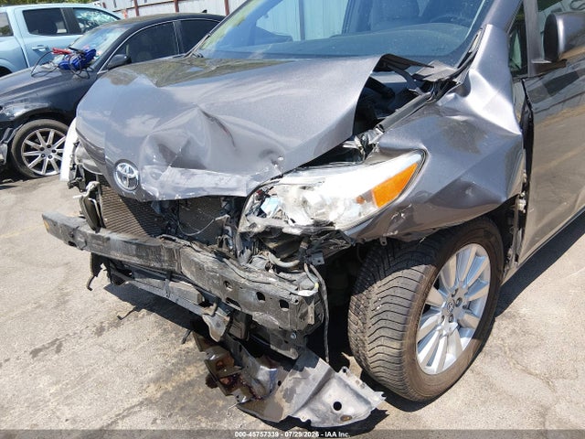 Toyota Sienna Xle 7 Passenger 2017 5TDDZ3DC6HS151205 Image 6