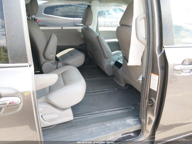 Toyota Sienna Xle 7 Passenger 2017 5TDDZ3DC6HS151205 Image 8