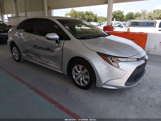 45757371 :رقم المزاد ، JTDEPMAE8NJ225965 vin ، 2022 Toyota Corolla Le مزاد بيع