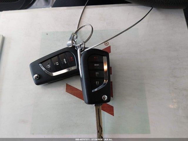 Продажа на аукционе авто 2022 Toyota Corolla Le, vin: JTDEPMAE8NJ225965, номер лота: 45757371