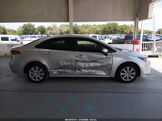 Продажа на аукционе авто 2022 Toyota Corolla Le, vin: JTDEPMAE8NJ225965, номер лота: 45757371