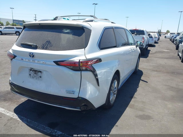 Toyota Sienna Limited 2022 5TDZRKEC8NS105109 Image 4