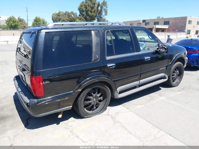 45757717 :رقم المزاد ، 5LMPU28L8WLJ39144 vin ، 1998 Lincoln Navigator مزاد بيع