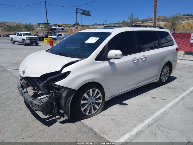 Toyota Sienna Limited 7 Passenger 2017 5TDYZ3DC1HS840876 Image 2