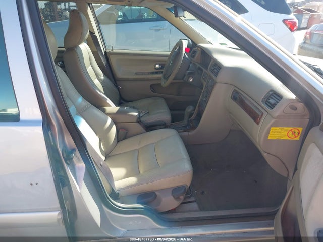 1999 Volvo V70 Glt მანქანა იყიდება აუქციონზე, vin: YV1LW56D6X2628057, აუქციონის ნომერი: 45757763