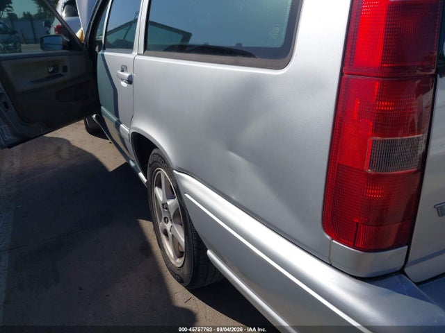 1999 Volvo V70 Glt მანქანა იყიდება აუქციონზე, vin: YV1LW56D6X2628057, აუქციონის ნომერი: 45757763