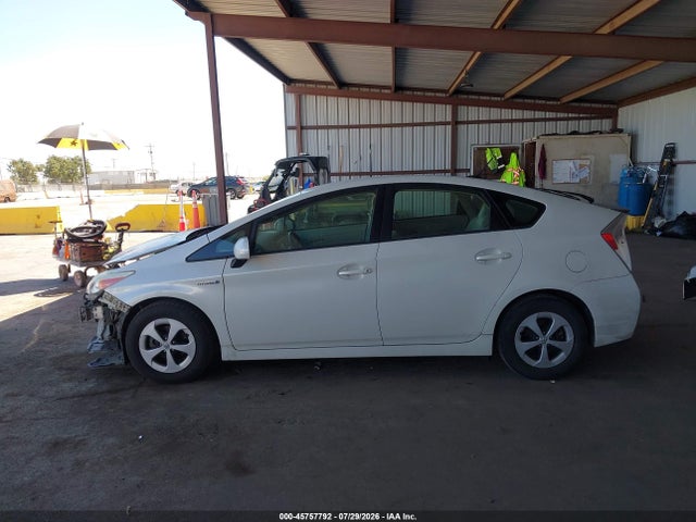 Toyota Prius Three 2015 JTDKN3DUXF1933089 Image 15