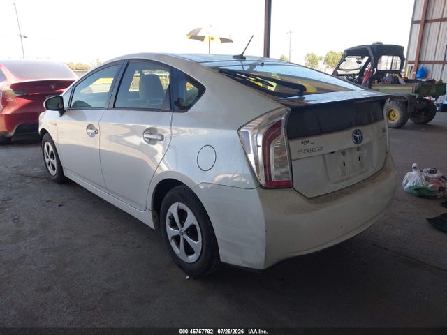 Toyota Prius Three 2015 JTDKN3DUXF1933089 Image 3