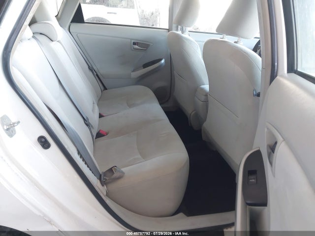 Toyota Prius Three 2015 JTDKN3DUXF1933089 Image 8