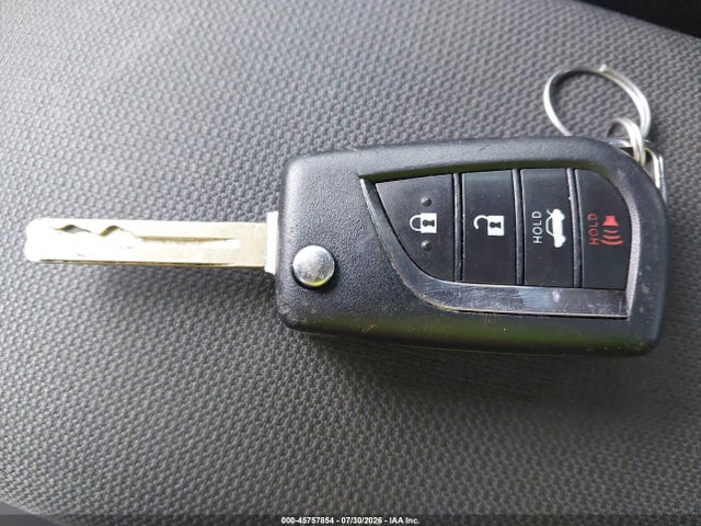 JTDEPMAE3MJ125030 Toyota COROLLA LE