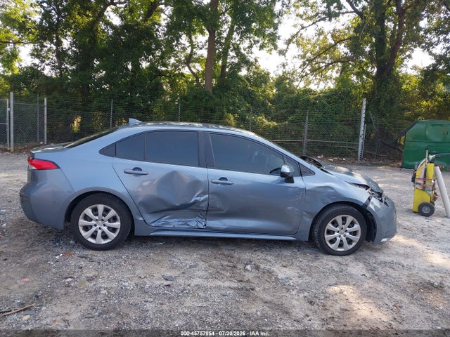 JTDEPMAE3MJ125030 Toyota COROLLA LE