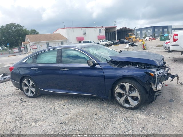 45757886 :رقم المزاد ، 1HGCV1F96JA213641 vin ، 2018 Honda Accord Touring مزاد بيع