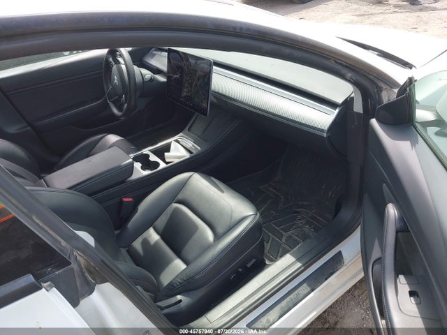 45757940 :رقم المزاد ، 5YJ3E1EB7MF927650 vin ، 2021 Tesla Model 3 Long Range Dual Motor All-wheel Drive مزاد بيع