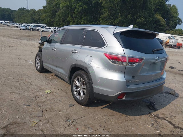 45757959 :رقم المزاد ، 5TDJKRFH2FS093917 vin ، 2015 Toyota Highlander Xle V6 مزاد بيع