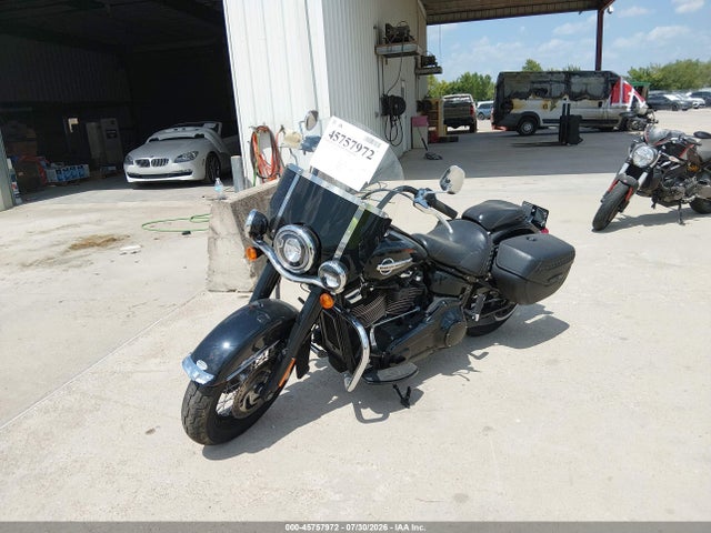 Harley-Davidson FLHC 2019 1HD1YAJ27KB055215 Image 2