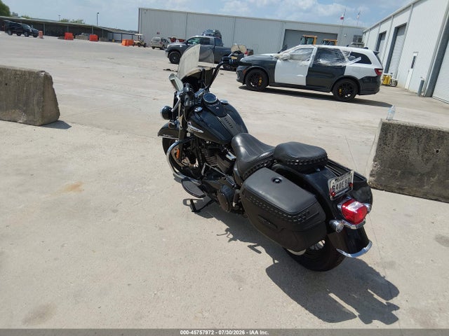 Harley-Davidson FLHC 2019 1HD1YAJ27KB055215 Image 3