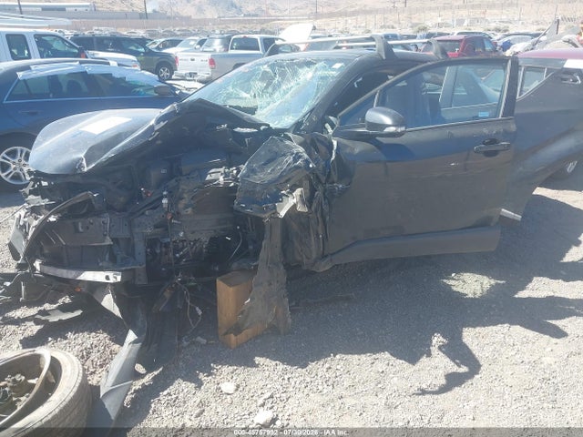 NMTKHMBX7JR039748 Toyota C-HR XLE