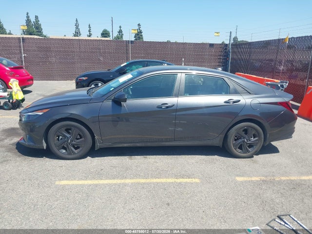 5NPLM4AG1NH081346 Hyundai ELANTRA SEL