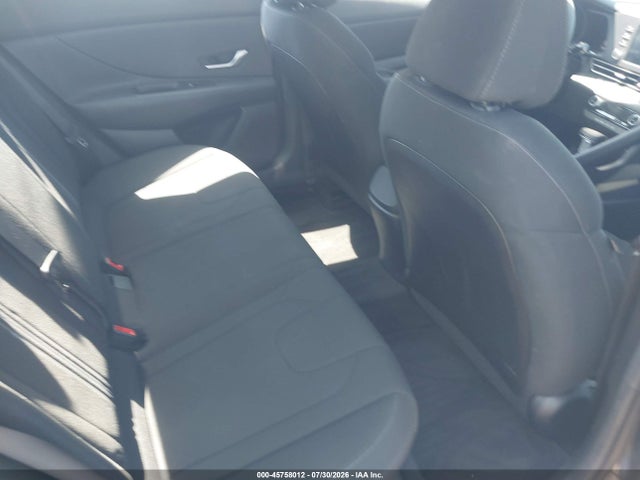 5NPLM4AG1NH081346 Hyundai ELANTRA SEL