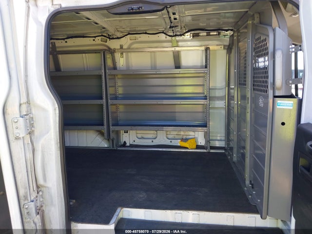 45758070 :رقم المزاد ، 1FTYE1ZM8KKA30919 vin ، 2019 Ford Transit-150 مزاد بيع