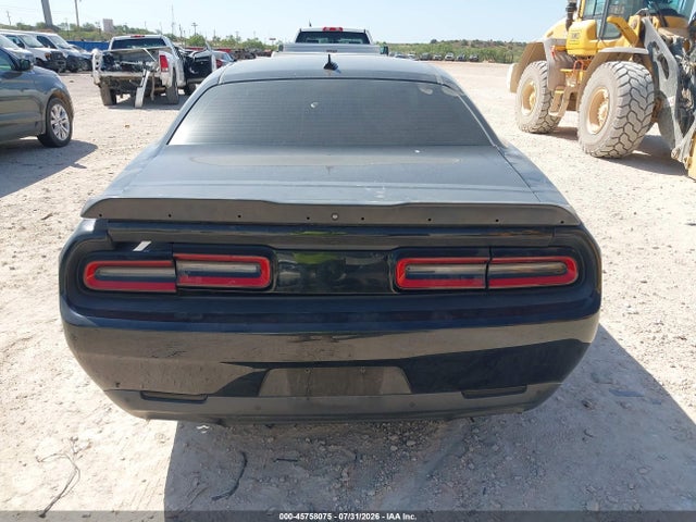 45758075 :رقم المزاد ، 2C3CDZFJ8JH300697 vin ، 2018 Dodge Challenger R/t Scat Pack مزاد بيع