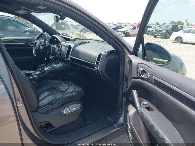 45758214 :رقم المزاد ، WP1AA2A22CLA02301 vin ، 2012 Porsche Cayenne مزاد بيع