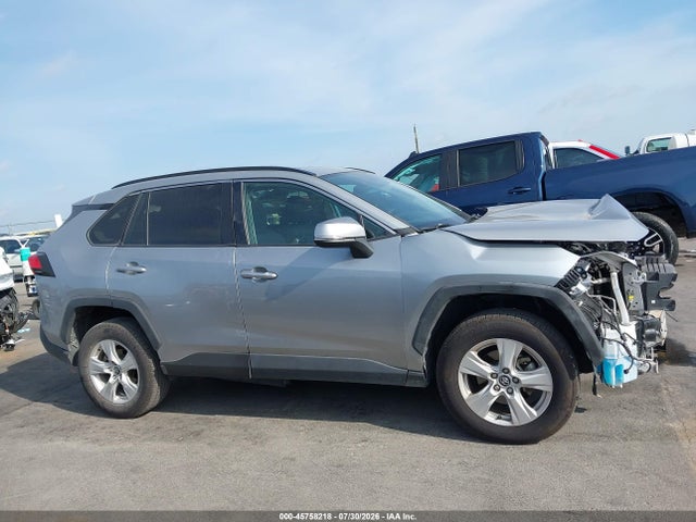 2021 Toyota Rav4 Xle მანქანა იყიდება აუქციონზე, vin: 2T3P1RFV7MW160994, აუქციონის ნომერი: 45758218