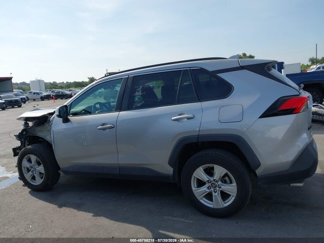 2021 Toyota Rav4 Xle მანქანა იყიდება აუქციონზე, vin: 2T3P1RFV7MW160994, აუქციონის ნომერი: 45758218