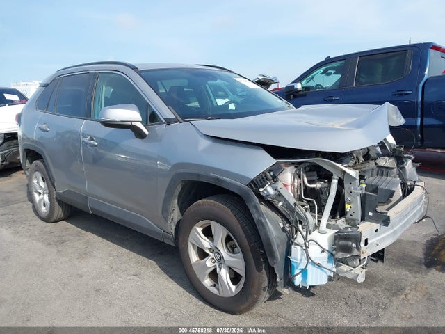 2021 Toyota Rav4 Xle მანქანა იყიდება აუქციონზე, vin: 2T3P1RFV7MW160994, აუქციონის ნომერი: 45758218