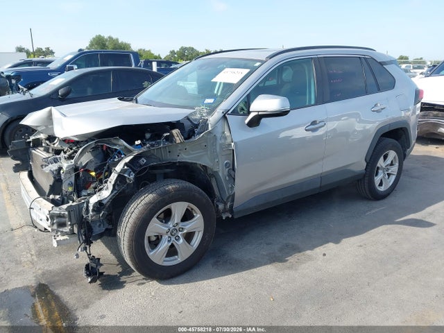 2021 Toyota Rav4 Xle მანქანა იყიდება აუქციონზე, vin: 2T3P1RFV7MW160994, აუქციონის ნომერი: 45758218