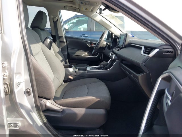2021 Toyota Rav4 Xle მანქანა იყიდება აუქციონზე, vin: 2T3P1RFV7MW160994, აუქციონის ნომერი: 45758218
