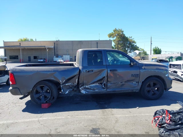 1C6RR6FGXKS618686 RAM 1500 Classic Express 4x2 6&#039;4 Box
