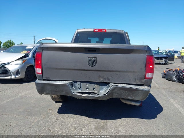 1C6RR6FGXKS618686 RAM 1500 Classic Express 4x2 6&#039;4 Box