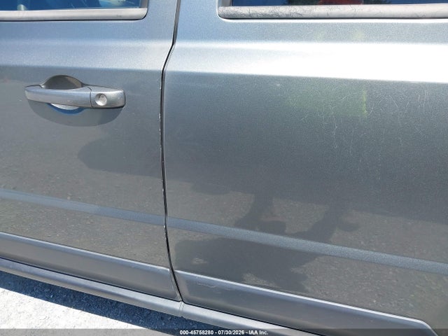 45758280 :رقم المزاد ، 1C4NJPBA8ED552038 vin ، 2014 Jeep Patriot Sport مزاد بيع