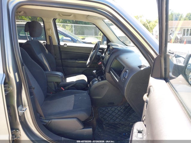 45758280 :رقم المزاد ، 1C4NJPBA8ED552038 vin ، 2014 Jeep Patriot Sport مزاد بيع