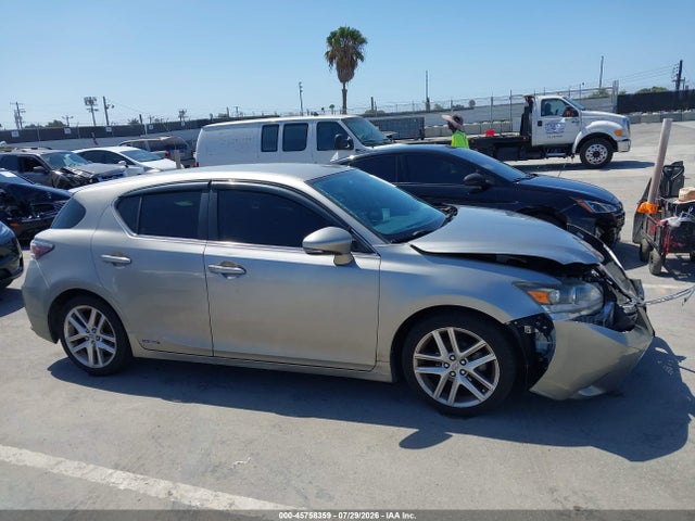 Lexus CT 200H 2017 JTHKD5BH1H2290616 Image 13
