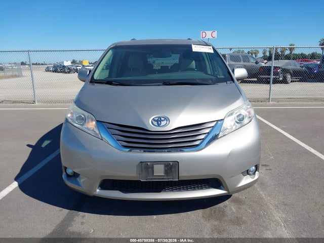 5TDYZ3DCXHS897786 Toyota Sienna Xle 8 Passenger