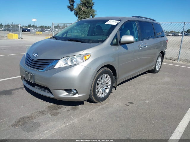 5TDYZ3DCXHS897786 Toyota Sienna Xle 8 Passenger