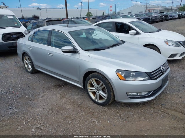 45758379 :رقم المزاد ، 1VWBT7A38FC043457 vin ، 2015 Volkswagen Passat 1.8t Se مزاد بيع