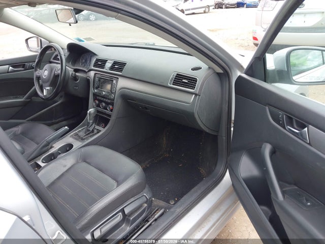 45758379 :رقم المزاد ، 1VWBT7A38FC043457 vin ، 2015 Volkswagen Passat 1.8t Se مزاد بيع