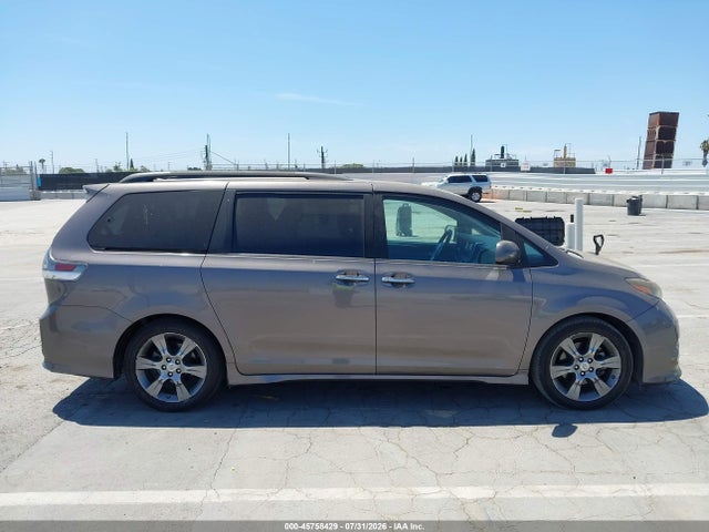 5TDXK3DC5FS664735 Toyota Sienna Se 8 Passenger