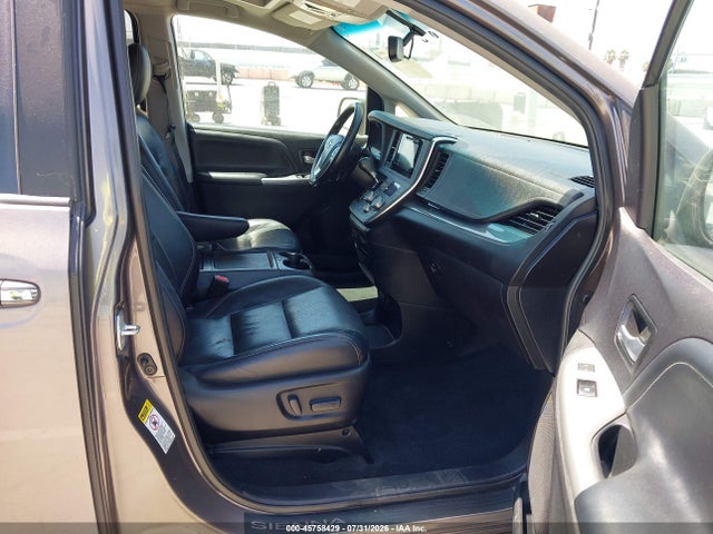 5TDXK3DC5FS664735 Toyota Sienna Se 8 Passenger