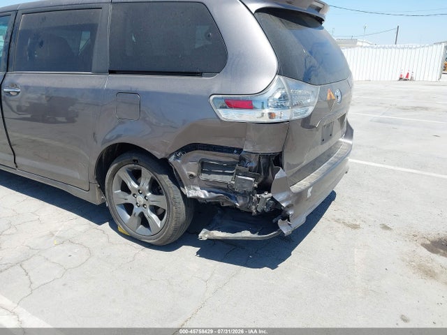 5TDXK3DC5FS664735 Toyota Sienna Se 8 Passenger