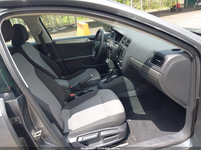 2017 Volkswagen Jetta 1.4t S მანქანა იყიდება აუქციონზე, vin: 3VW2B7AJ2HM404832, აუქციონის ნომერი: 45758437