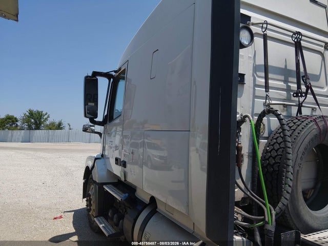 Aukcja sprzedaży 2017 Volvo Vnl, vin: 4V4NC9EHXHN979061, numer aukcji: 45758487