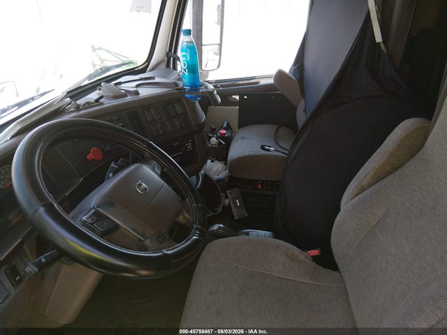 Auction sale of the 2017 Volvo Vnl, vin: 4V4NC9EHXHN979061, lot number: 45758487