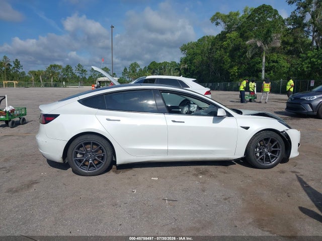 Tesla Model 3 Standard Range Plus Rear-wheel Drive 2021 5YJ3E1EA3MF978327 Image 12