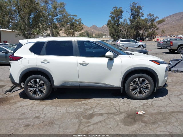 JN8BT3BA7PW421734 Nissan Rogue Sv Fwd