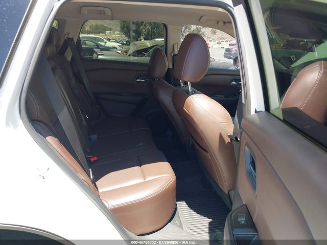 JN8BT3BA7PW421734 Nissan Rogue Sv Fwd